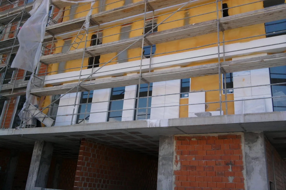 isolamento em fachada ventilada